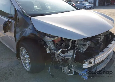 2019 Toyota Prius Prime Plus z USA, uszkodzony, nr VIN JTDKARFP9K3116166
